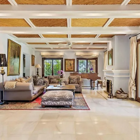 Paradise In Pool And Wifi Villa Antibes